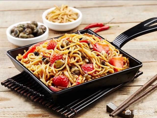 螺蛳粉对月饼下手:螺蛳粉月饼算不算奇葩月饼？味道估计有点上头啊？