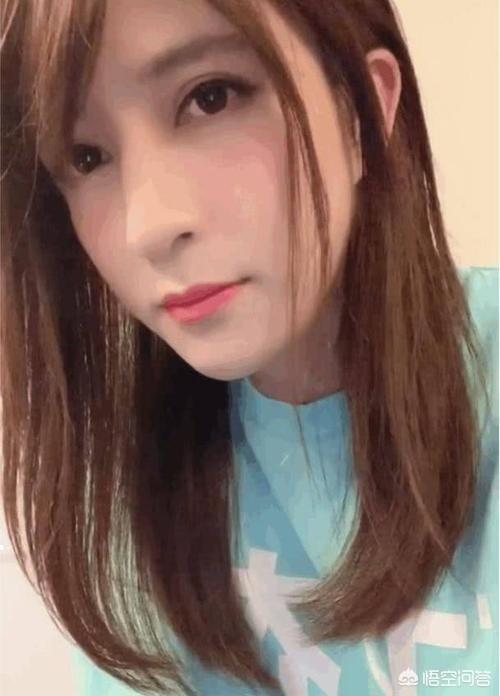 谢娜cos王漫妮:王曼妮就是只能看上马云、马化腾这样的，可是他们会看的上她嘛？