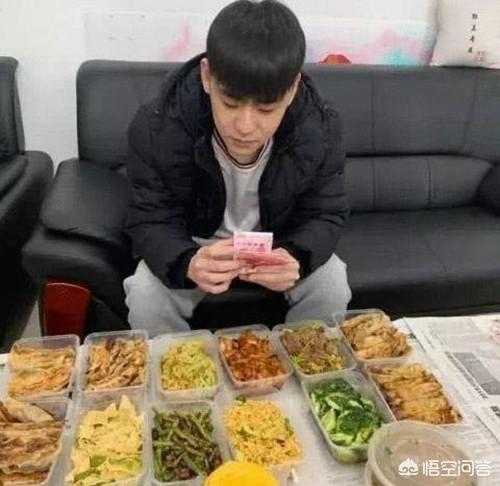 岳云鹏后张云雷吃泡面方式火了,德云社的人都不爱正经吃东西吗？