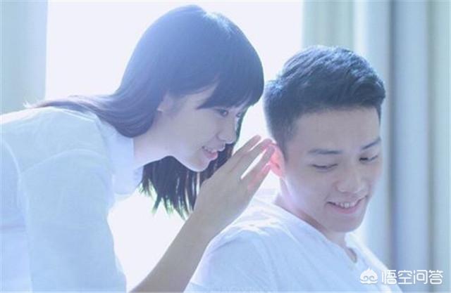 女生喜欢你时会有哪几个潜在行为？