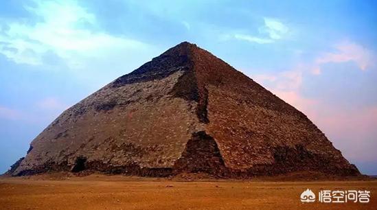 埃及金字塔的顶端，埃及金字塔五千年，风化还没有中国两千年的古长城厉害，为什么呢