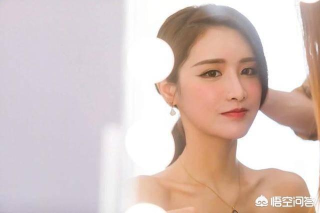 6间房美女热舞诱惑:为什么有的女主播只是跳跳舞唱唱歌，就有几十万的粉丝关注？