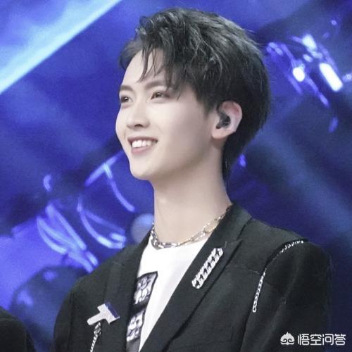 容离:在张逸杰和陈宥维中，你更喜欢谁