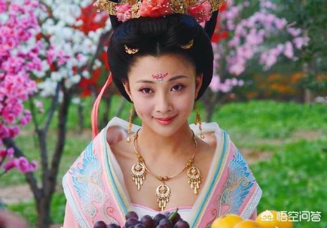 于正宁静:宁静怼人，于正煽风点火拉扯胡静，你怎么看他们两人的言论？