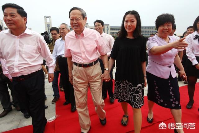 翁帆父亲称女儿嫁杨振宁是“光荣的牺牲”,幸福婚姻真有黄金比例吗？
