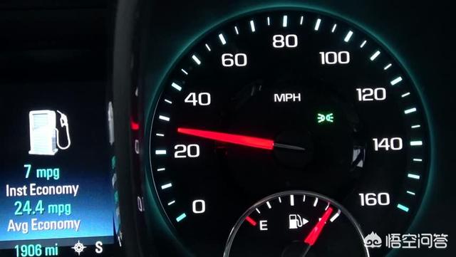 安全带的正确挂扣(安全带的正确挂扣应该是)