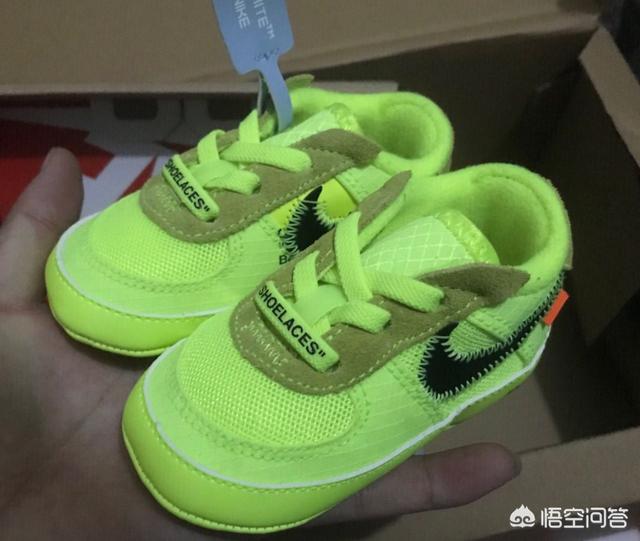 红狞猫鞋的图片:鞋子一样只穿一只才时尚？不对称鞋子怎么就火了？