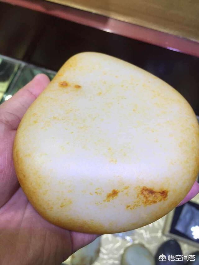 和田玉怎么养出油,和田玉经常盘玩，油性会越好吗？