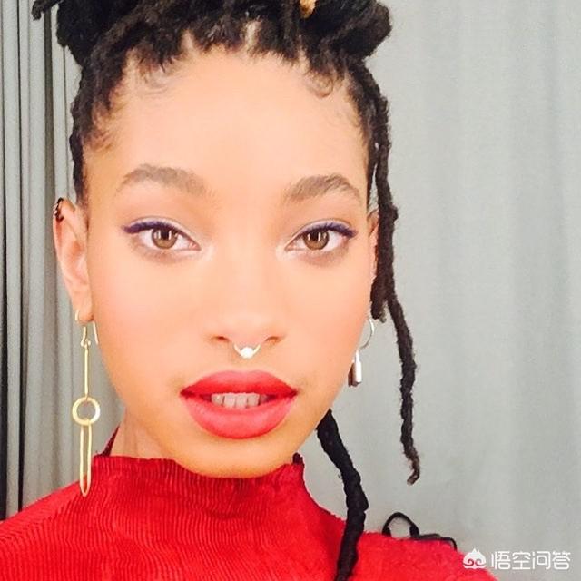 香奈儿总监:哪些明星是香奈儿艺术总监老佛爷的御用模特