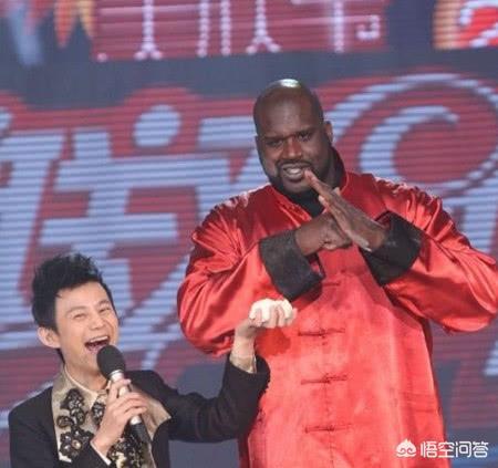 韩德君抱起潘长江:你觉得NBA球星和姚明一起合影会是什么效果