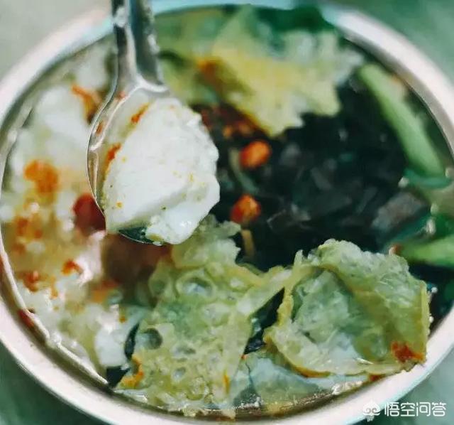 螺蛳粉对月饼下手:螺蛳粉月饼算不算奇葩月饼？味道估计有点上头啊？