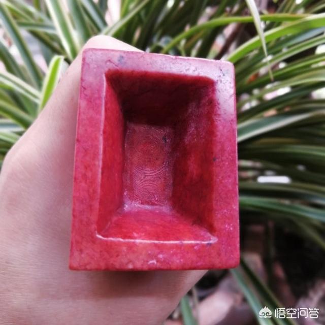 真正的红沁籽料,红沁籽料多少钱一克，价值高吗？