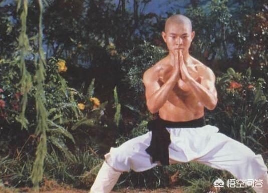 小时候武打古装电影很多,现在却很少,你看过最经典的武打电影有哪些？
