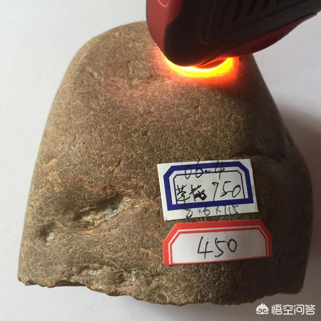 玉石鉴赏:怎么辨别石头和玉石？哪些石头比玉还值钱？