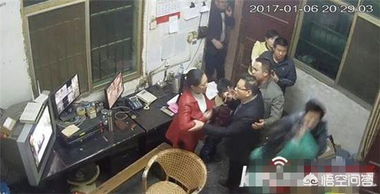 泰迪罚站挨训:让学生罚站，老师被家长打进医院，报警合适吗？对此你怎么看？