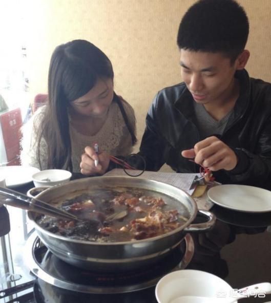 DNF旭旭宝宝晒出韩茜茜十年前的照片，网友称这是校花啊，你觉得呢？