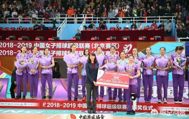 为什么是姚迪出来领亚军260万奖金,而不是队长杨艺呢？
