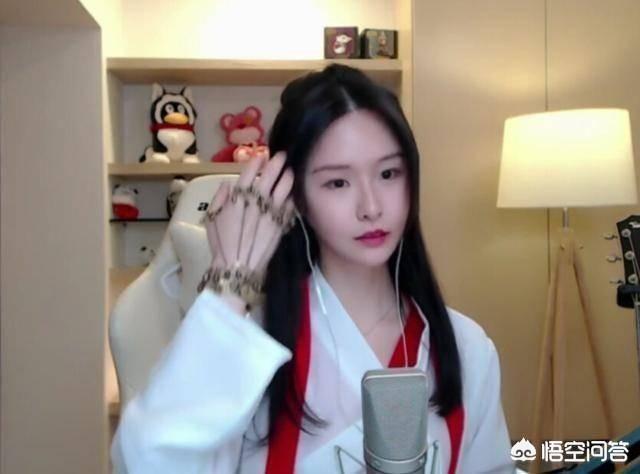 6间房美女热舞诱惑:为什么有的女主播只是跳跳舞唱唱歌，就有几十万的粉丝关注？