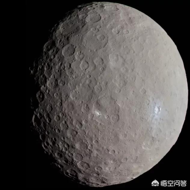 旅行者一号的飞行速度这么快飞越小行星带时如何避免撞上陨石碎块