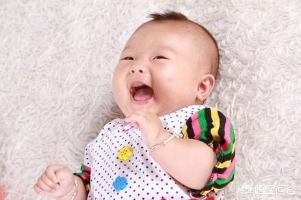 爱笑的孩子都比较聪明吗，七个月的宝宝喜欢笑，喜欢叫为什么呢？