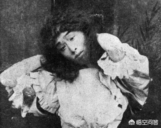 李叔同简介:李叔同在文学书写中，是如何表现他的家国情怀的？