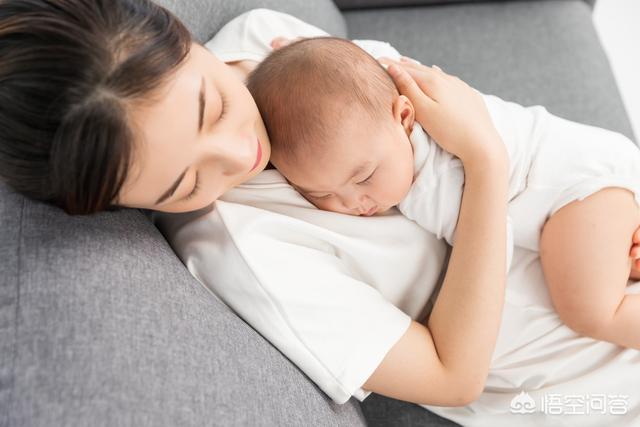 刚出生的宝宝拉肚子:宝宝出生后一直拉肚子，是母乳的问题吗？