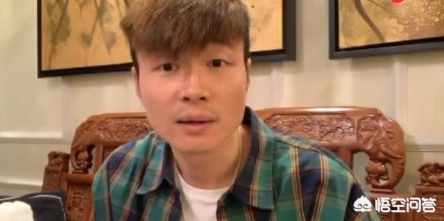 帝师公开声明直播行业的灰黑名单,卢姥爷将终身禁播。纯属斗鱼上市炒作,你觉得呢？