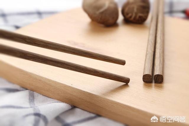 筷子最难夹的菜有哪些，可以说说你们18岁时候的有趣的故事有哪些吗？