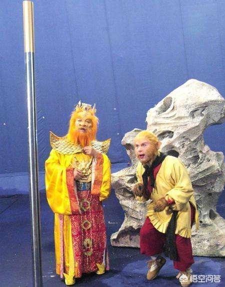 《西游记》中黄狮精盗取师兄弟兵器后，为什么只举办钉耙宴？如意金箍棒不如九齿钉耙吗？