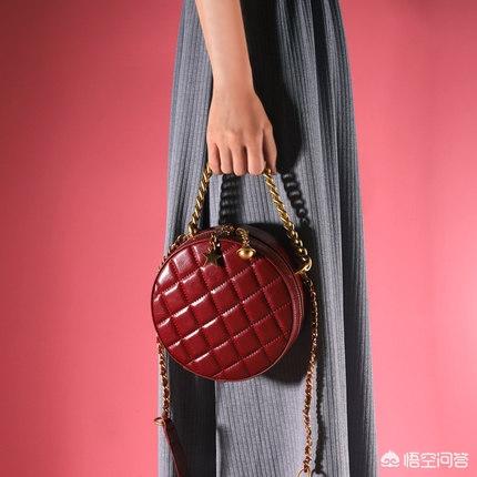 包包mink是什么颜色:什么牌子的包包适合上班用？