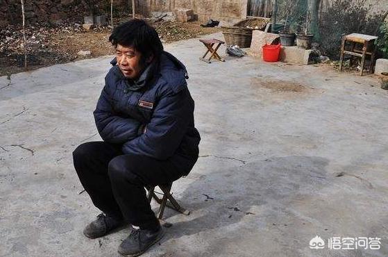 男孩娶狗为妻:作为女人，你认可嫁鸡随鸡嫁狗随狗吗？