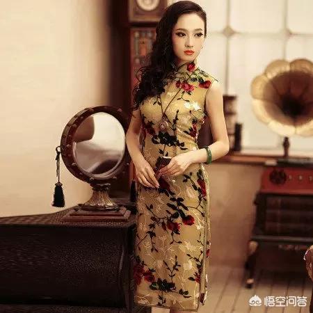 女人适合戴什么玉养人,女性戴翡翠的好处有哪些？