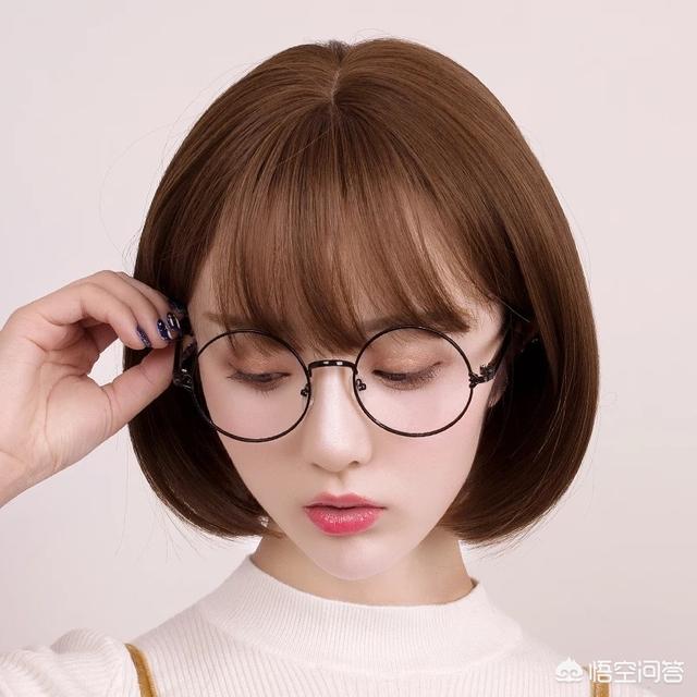 栗色发型:去理发店染栗色发、没效果，理发师非说有，拒不退款，该怎么办