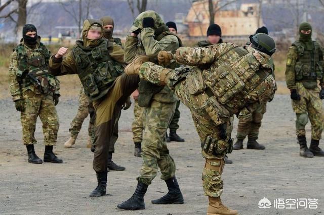 现代特种兵有多能打？10万特种兵若只用冷兵器穿越到秦朝的话能否统一秦朝？