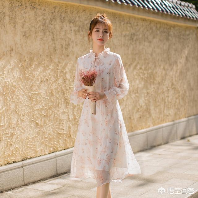 张含韵近照:娱乐圈众多女星，刘亦菲的颜值和气质为何令网友难忘？