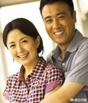 于和伟和宋林静合影:于和伟和张嘉益演技相比谁更厉害？谁的戏路更宽广？