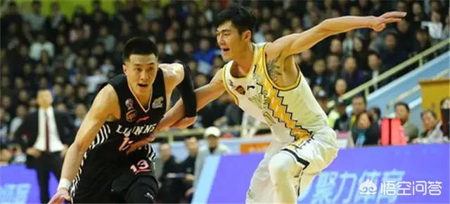 马克希尔:吴轲肘击外援马克·希尔，被全场追打，当时发生了什么？