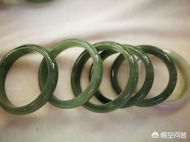 翡翠必懂十句行话,翡翠“水头”，你真的会看吗？