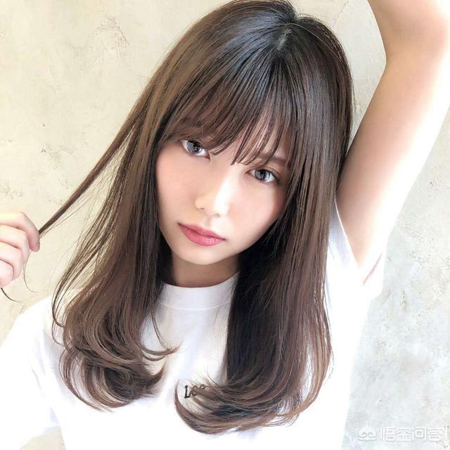 刘海图片:三十岁的女人还适合留刘海吗？适合留哪种刘海？