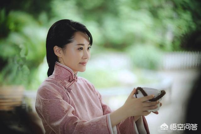 曹可凡嫖娼:曹可凡作为主持人参与《老中医》的演出，你认为他的表现怎么样？