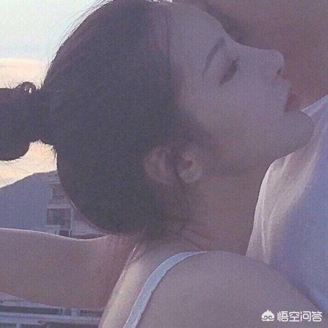 你和男朋友在一起,做过最尴尬的一件事是什么？