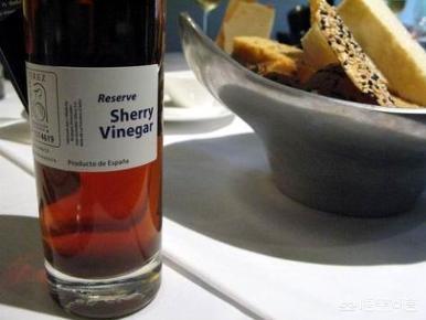 黑皮诺桃红葡萄酒，如何根据葡萄酒的颜色判断年份