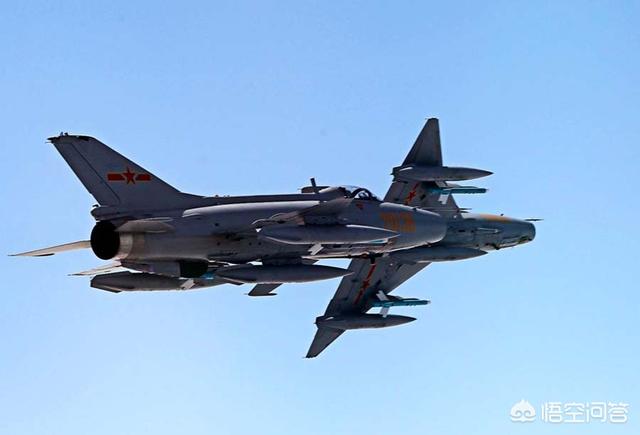 歼七 沙漠猫:老兵不死，歼7在中国空军使用了50年，为何仍没有退役？