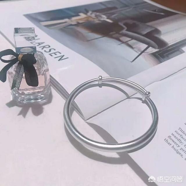 中国黄金金手镯,中国黃金的银手镯怎么样？