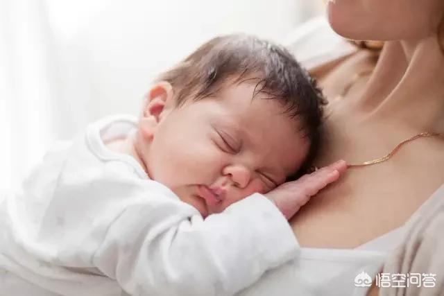 新生儿毒性红斑，新生儿诞生后，爸妈们如何应对常见疾病与异常