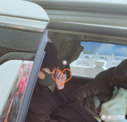 陈意涵出月子跑步:赵丽颖产后3天出院，指甲很抢镜，坐月子可以涂指甲油吗？
