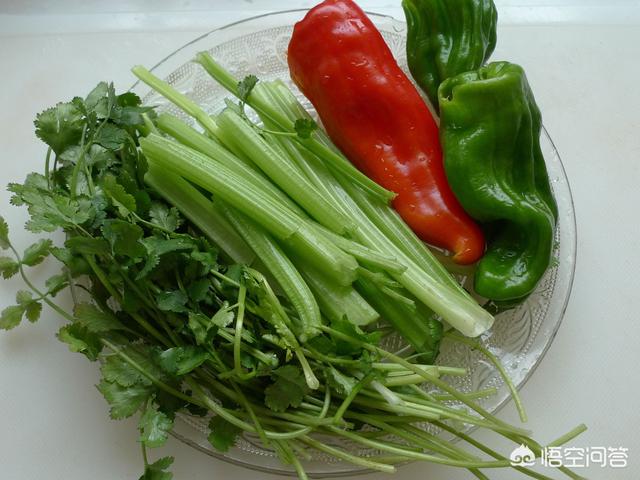 辣椒炒肉怎么样做,肉吃起来才会很嫩