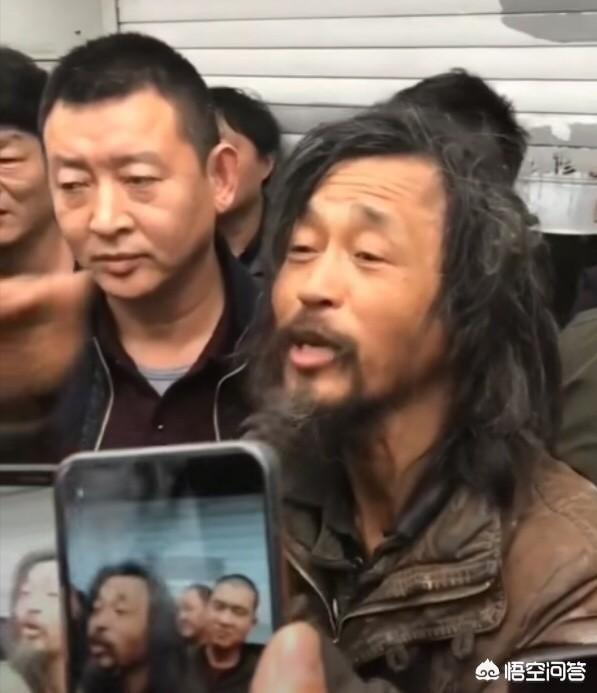 流浪汉沈巍:最近”流浪大师“沈巍火了，你怎么看