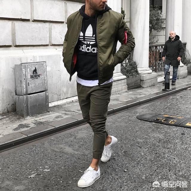 运动裤搭配,运动裤可以搭配休闲夹克上衣吗？