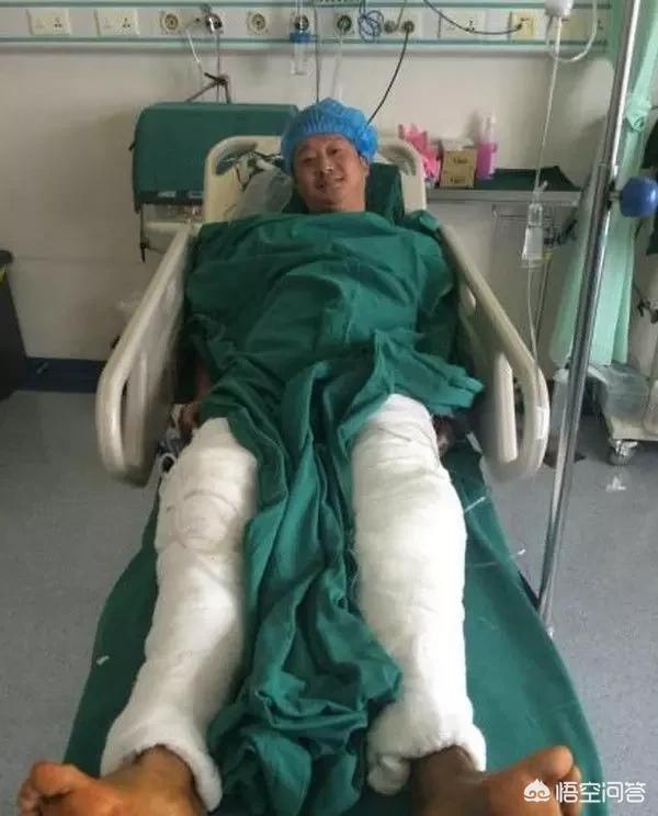 李连杰瘫痪:吴京自曝可以拿残疾证：我下肢瘫痪过，经历过生死，你怎么看？